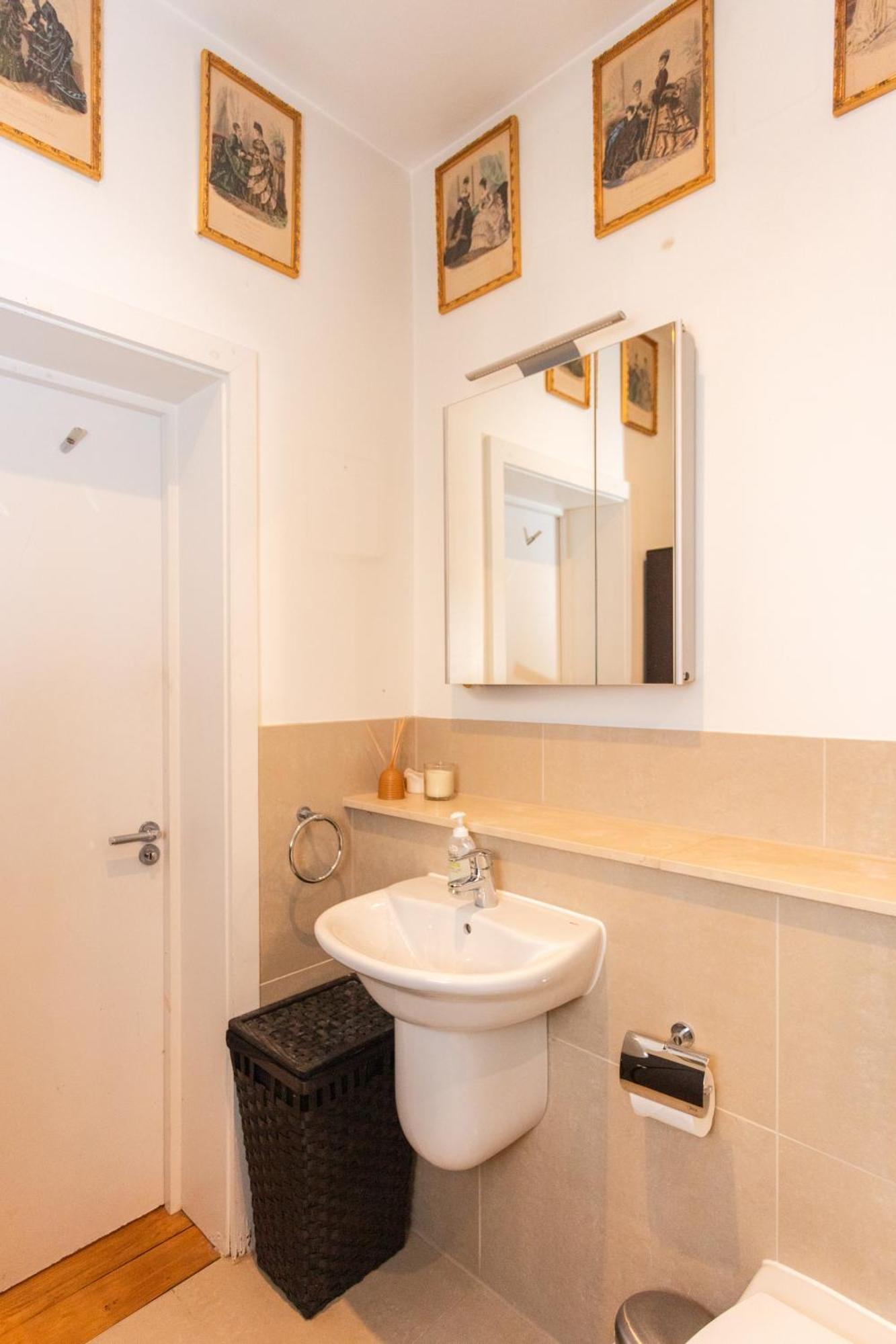 Homely 1 Bedroom Apartment In The Heart Of Vibrant Camden Лондон Екстер'єр фото